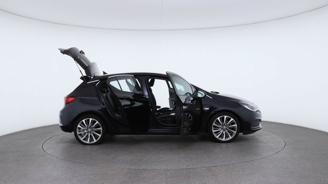 Holden Astra image 4