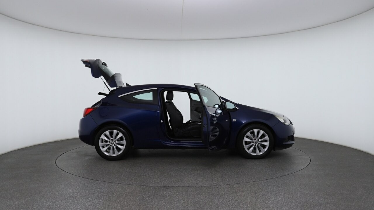 Holden Astra image 4