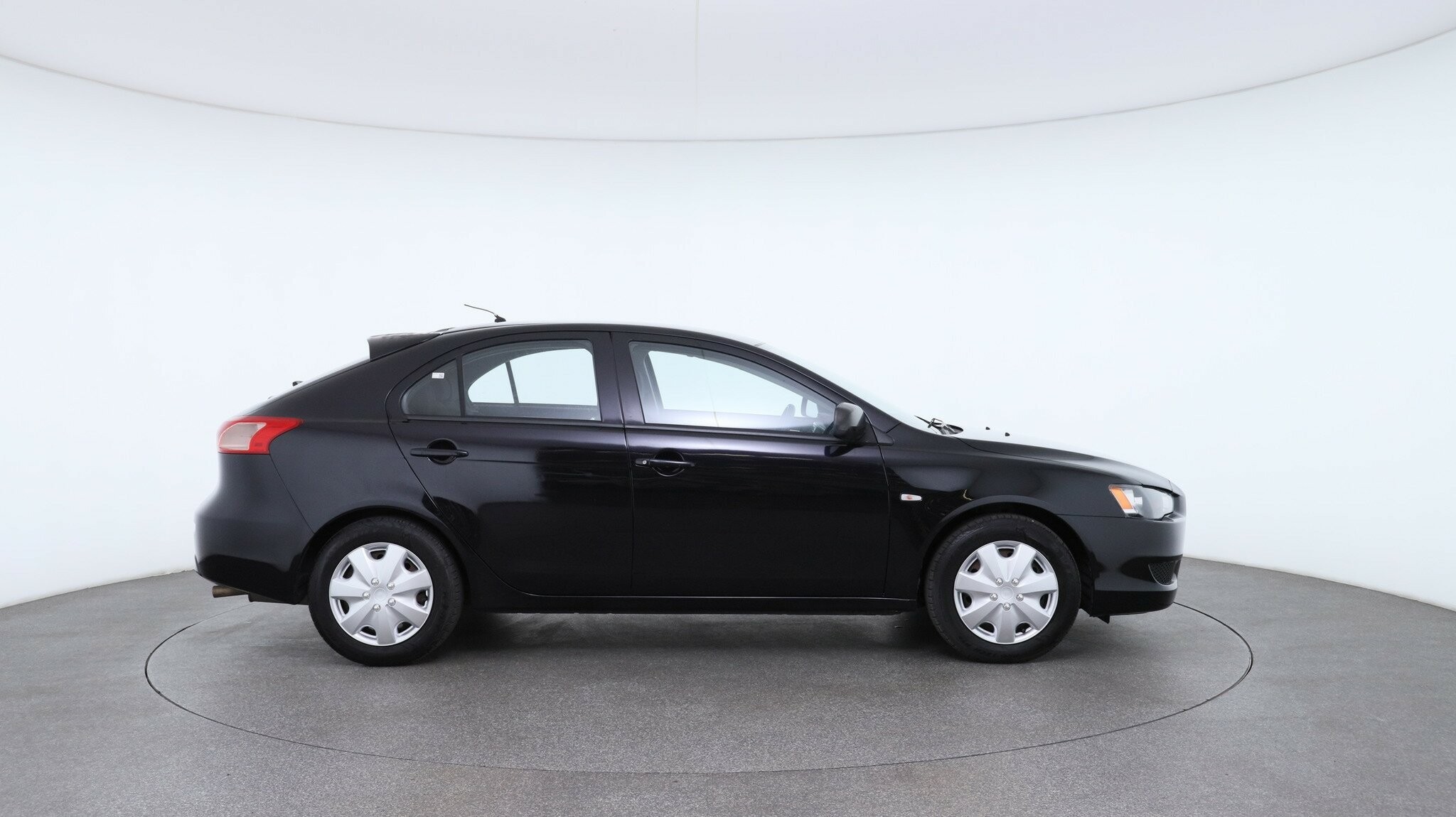 Mitsubishi Lancer image 3