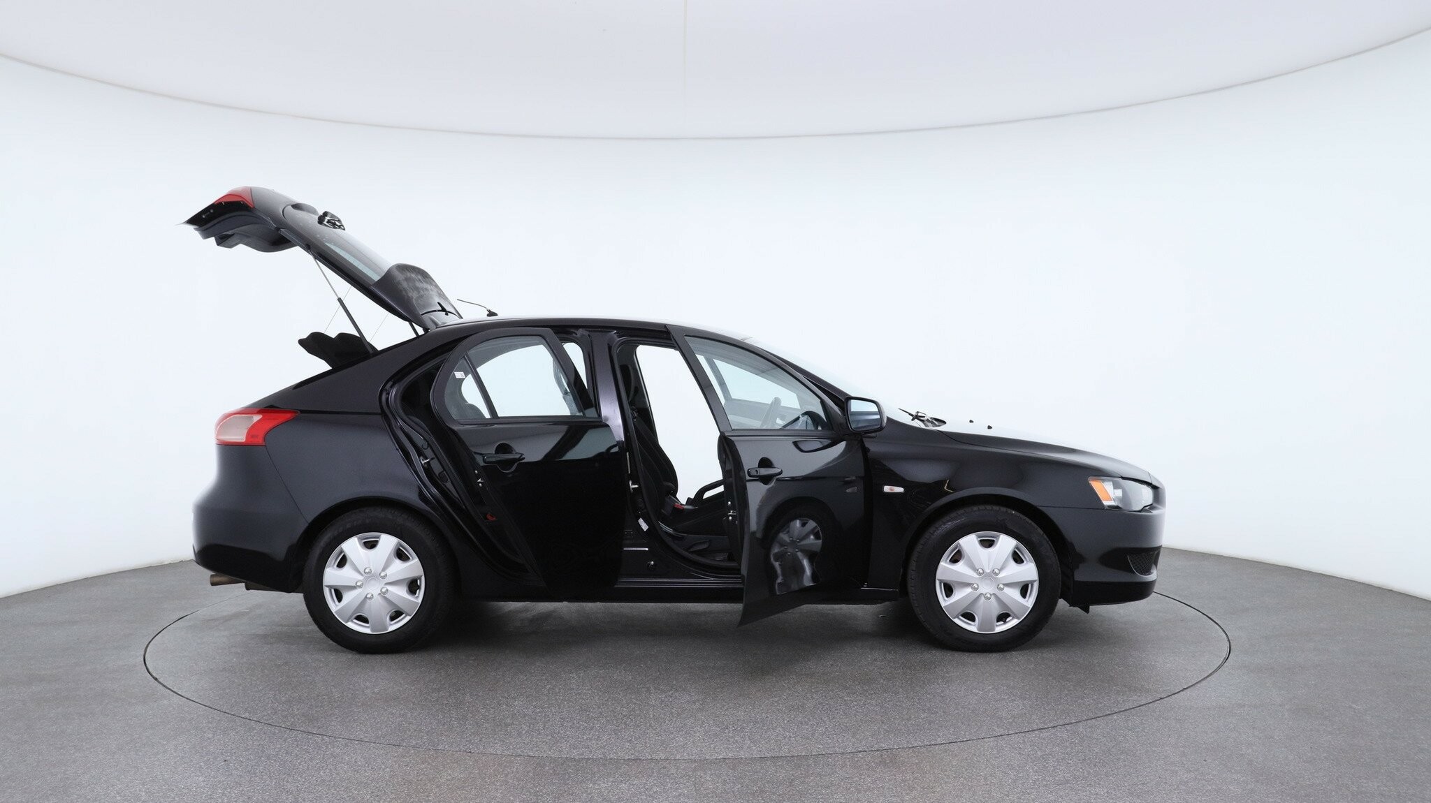 Mitsubishi Lancer image 4