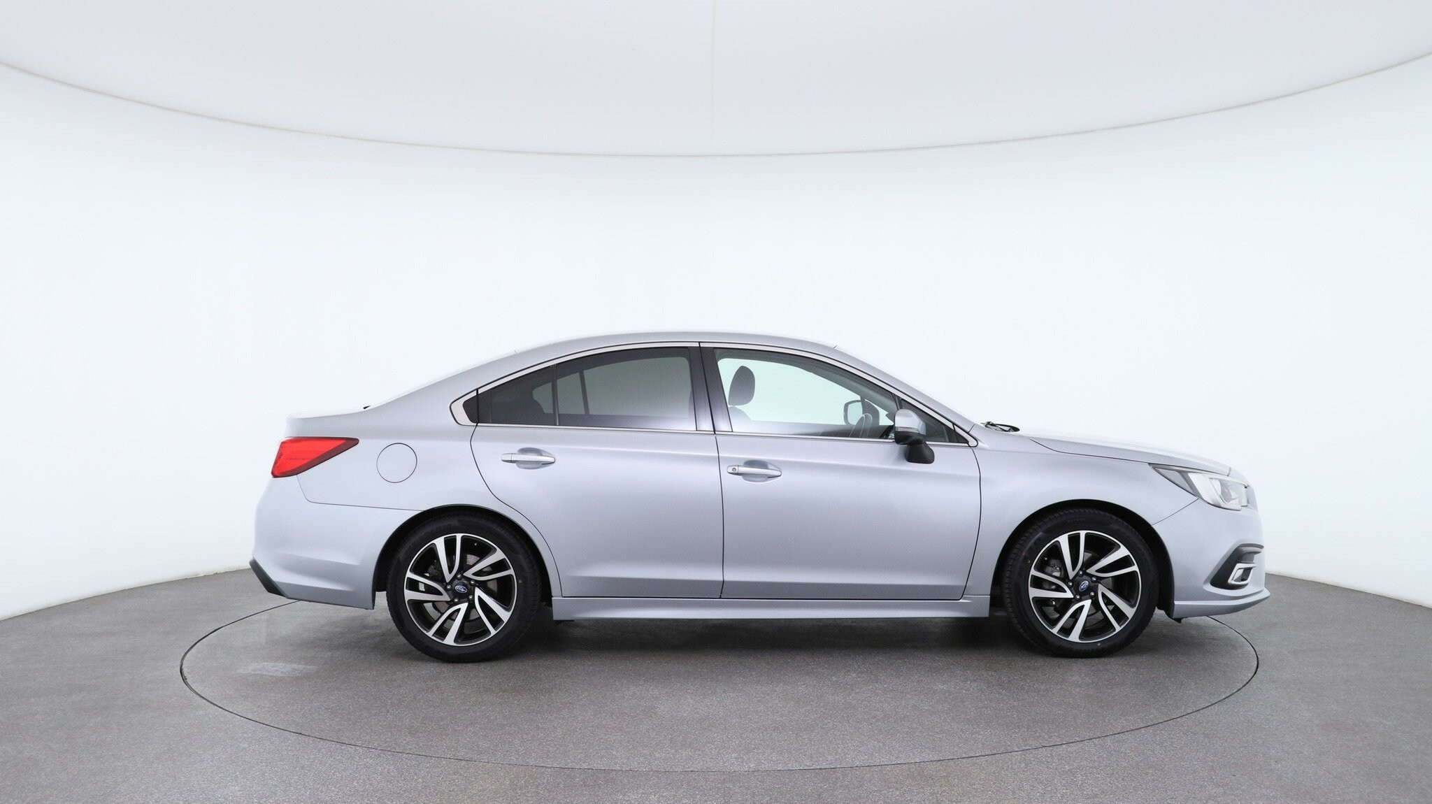 Subaru Liberty image 3