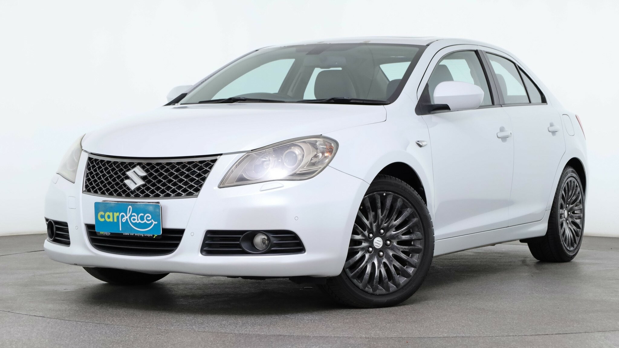 Suzuki Kizashi image 1