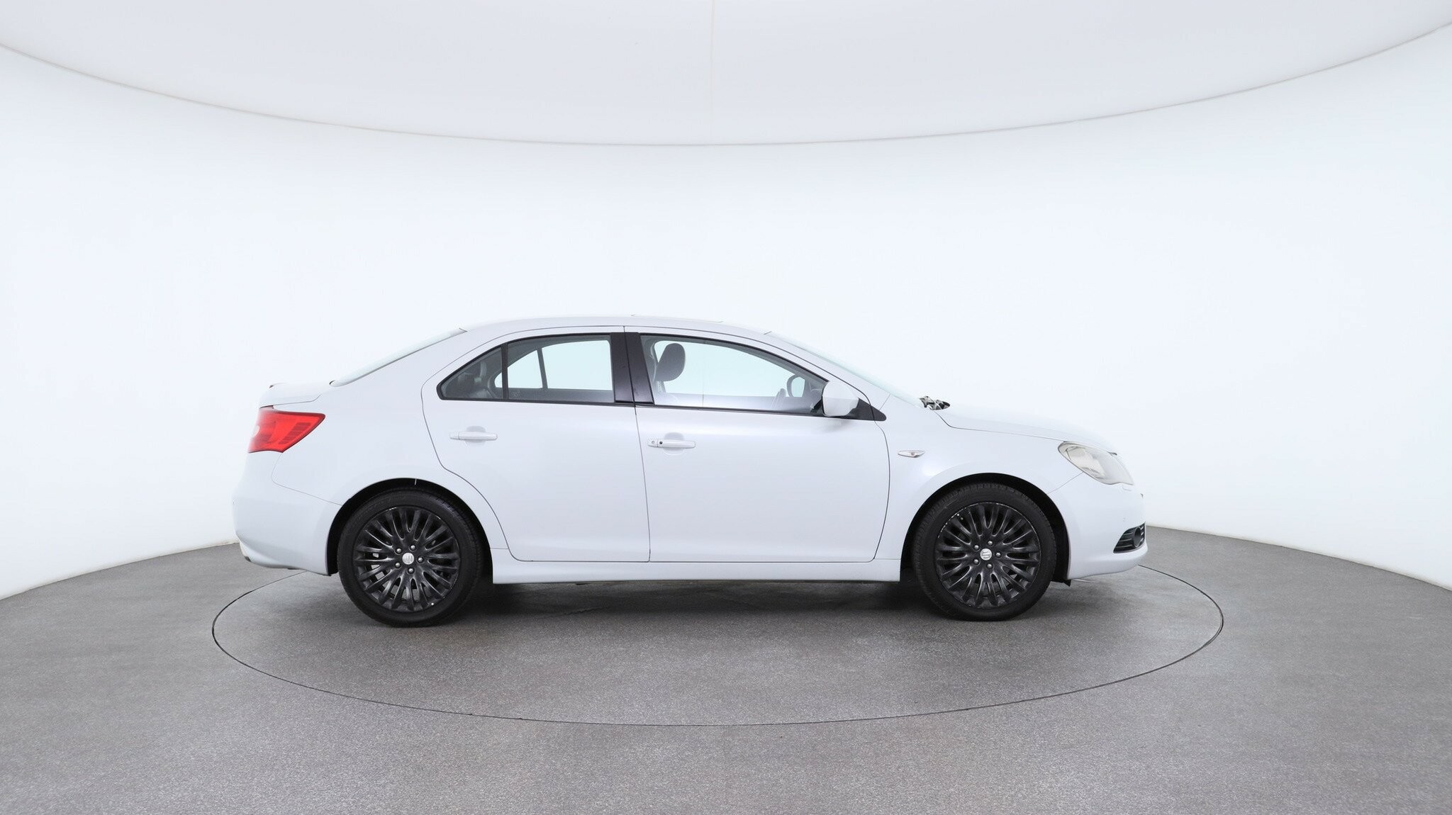 Suzuki Kizashi image 3