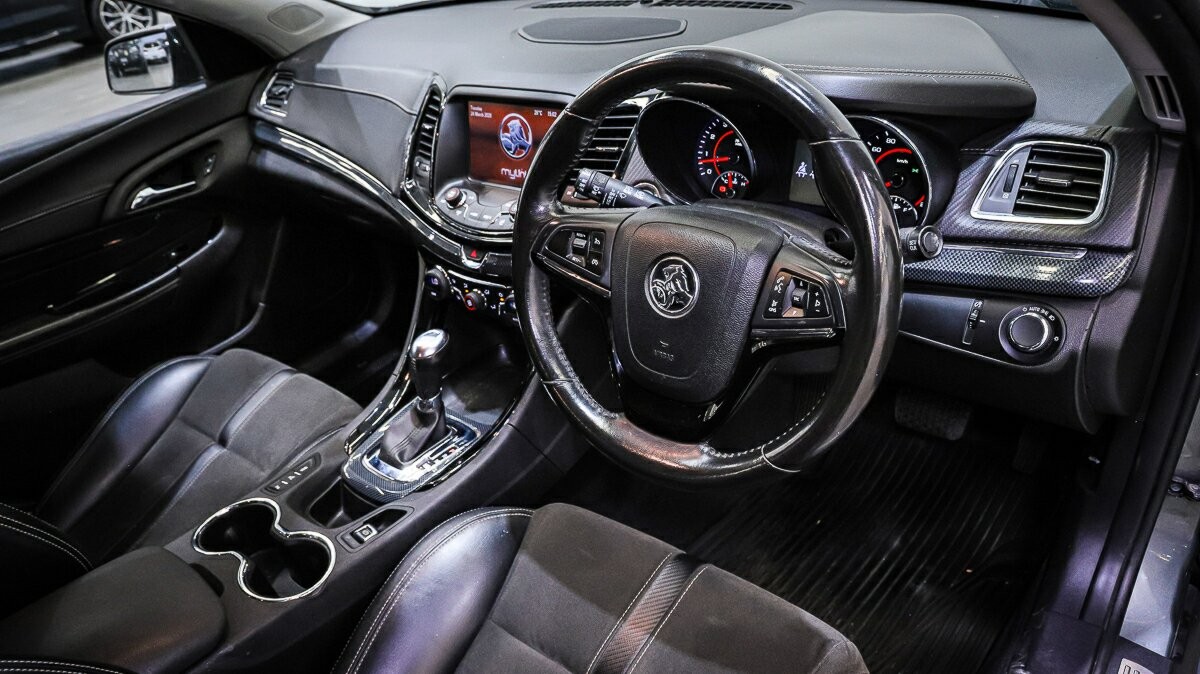 Holden Commodore image 4