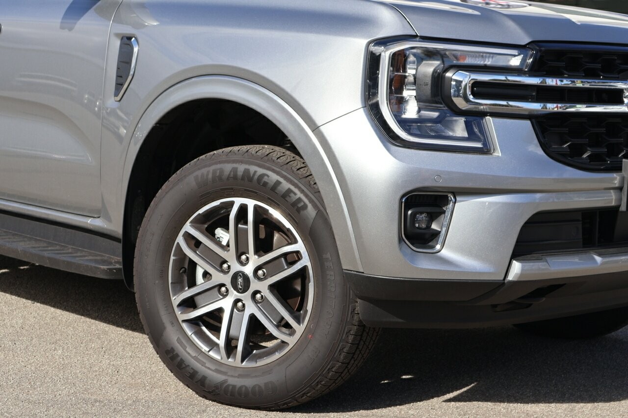 Ford Everest image 2