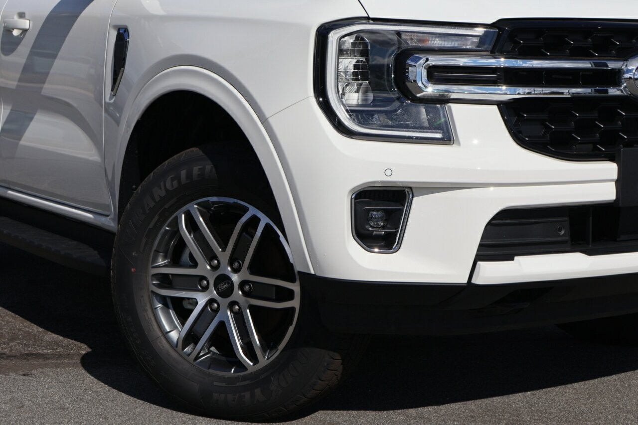 Ford Everest image 2