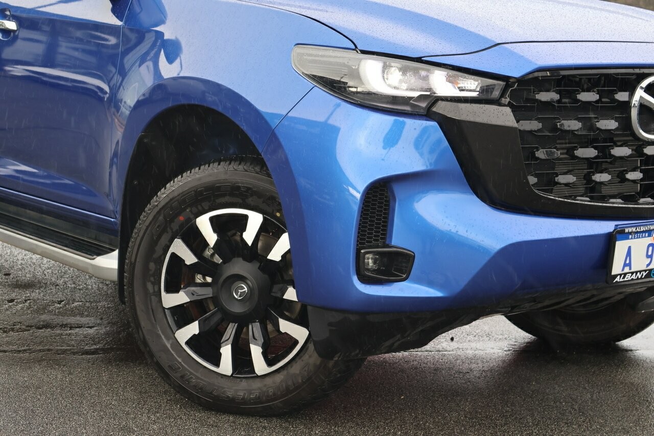 Mazda Bt-50 image 2