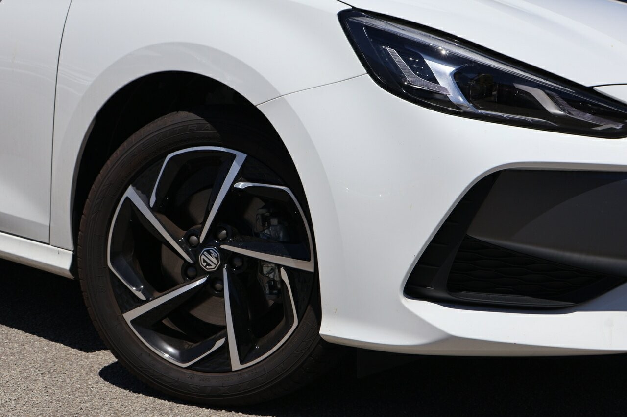 MG Mg5 image 2