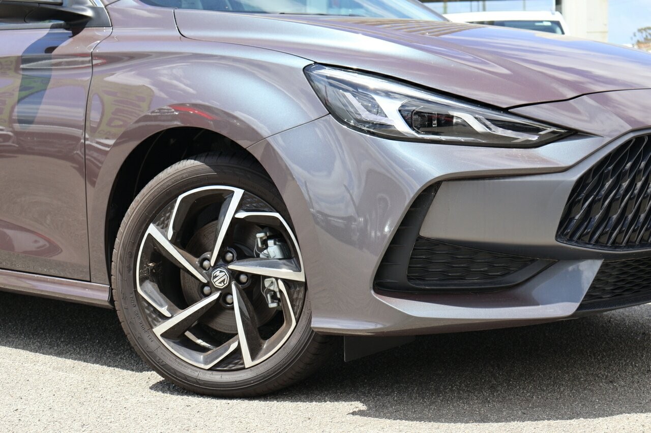 MG Mg5 image 2