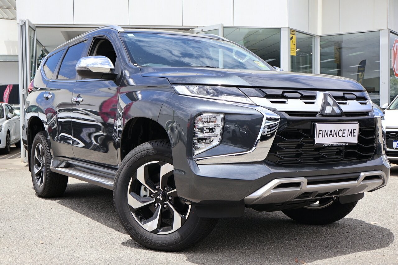 Mitsubishi Pajero Sport image 1