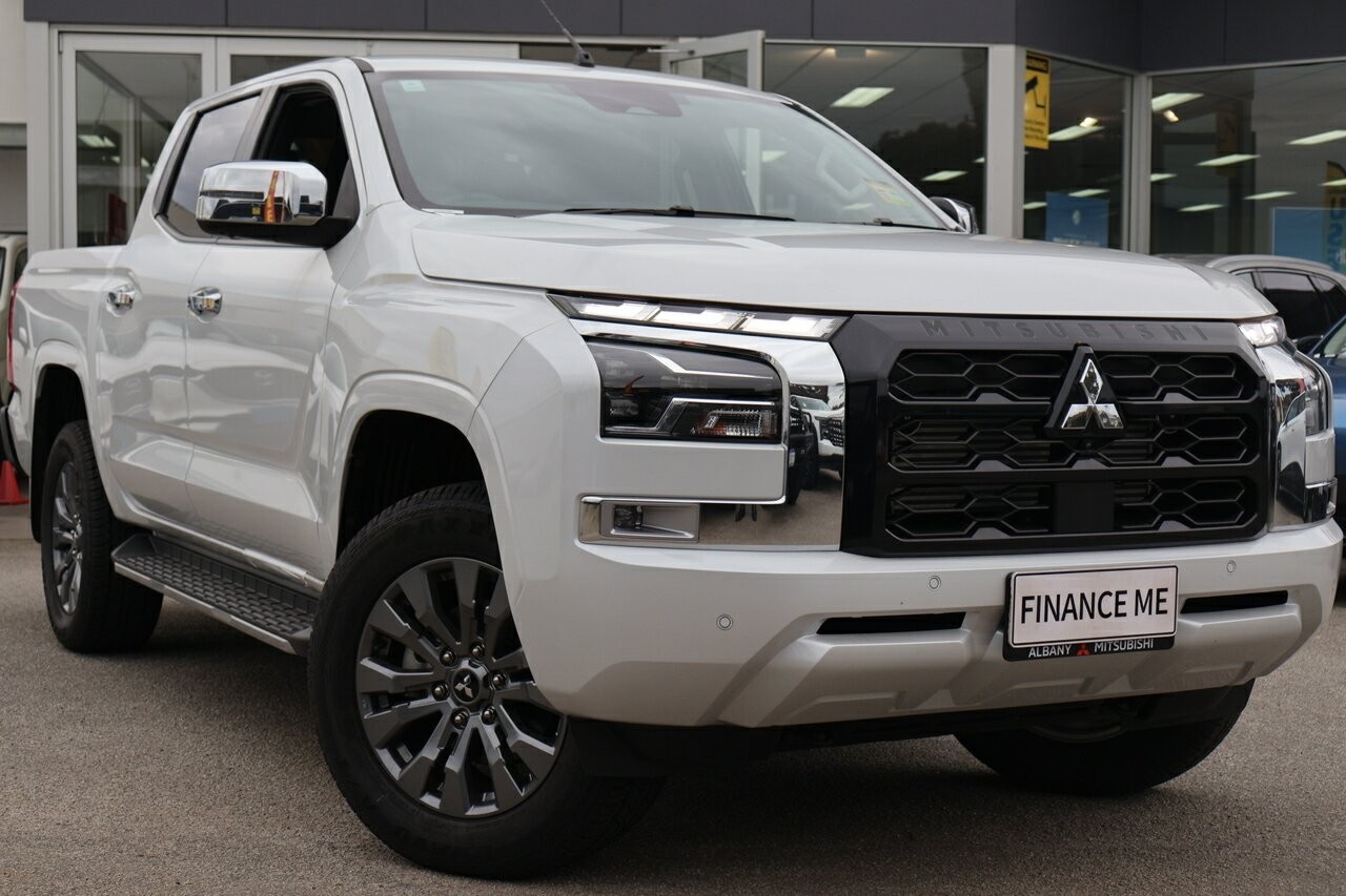 Mitsubishi Triton image 1