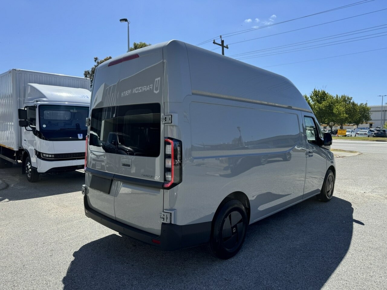 Farizon Supervan image 4