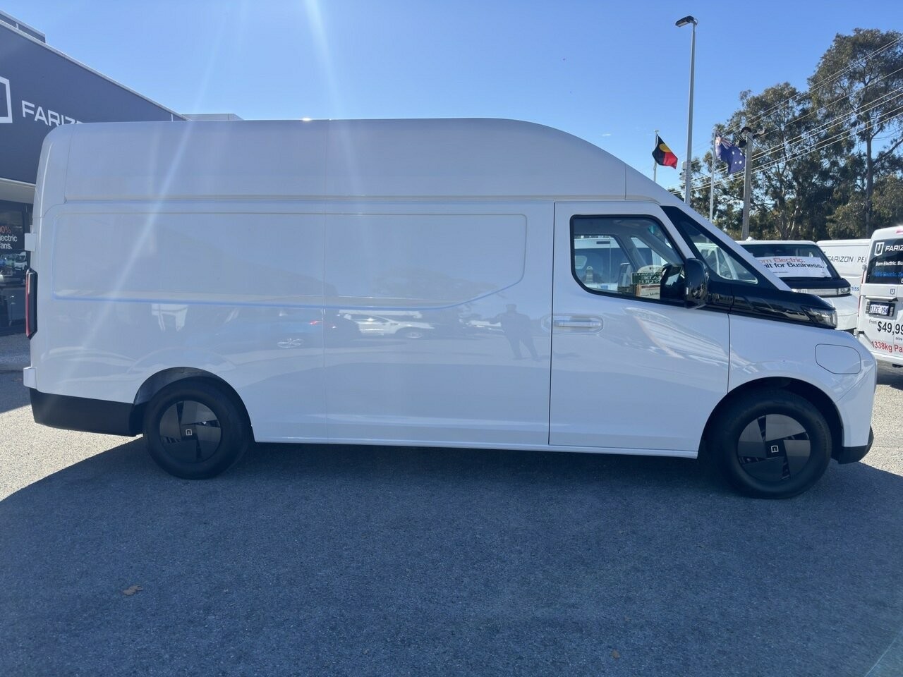 Farizon Supervan image 3