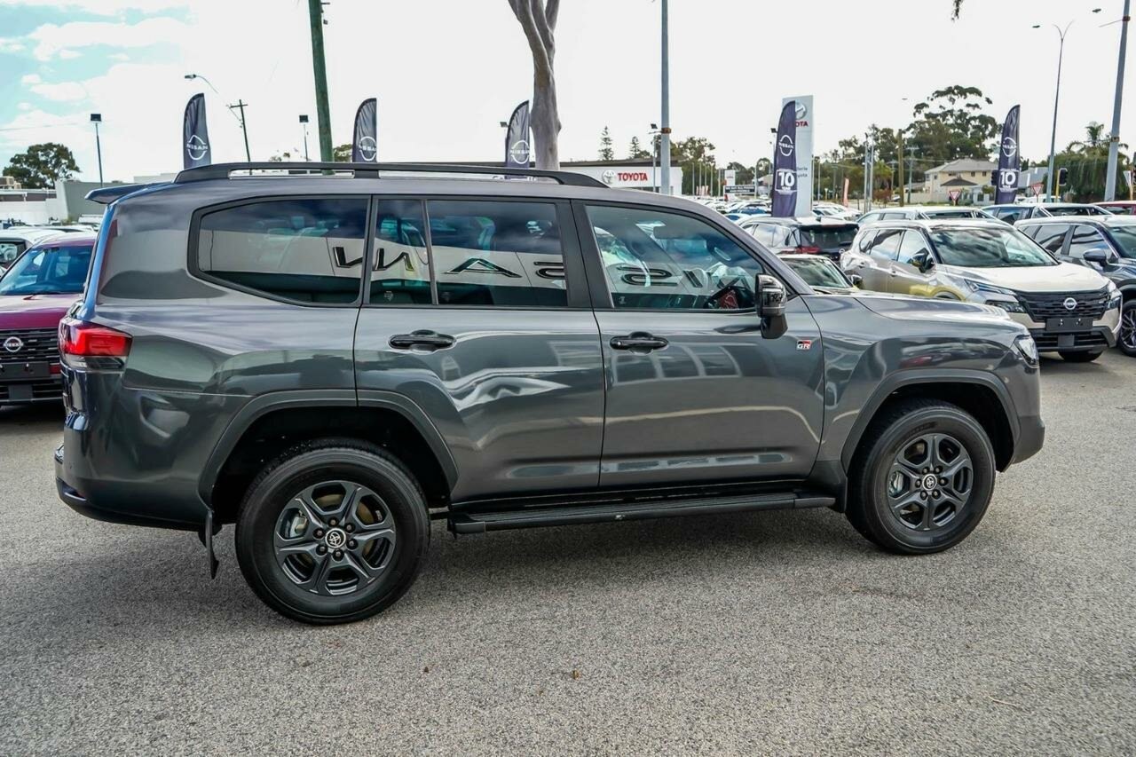 Toyota Landcruiser image 3