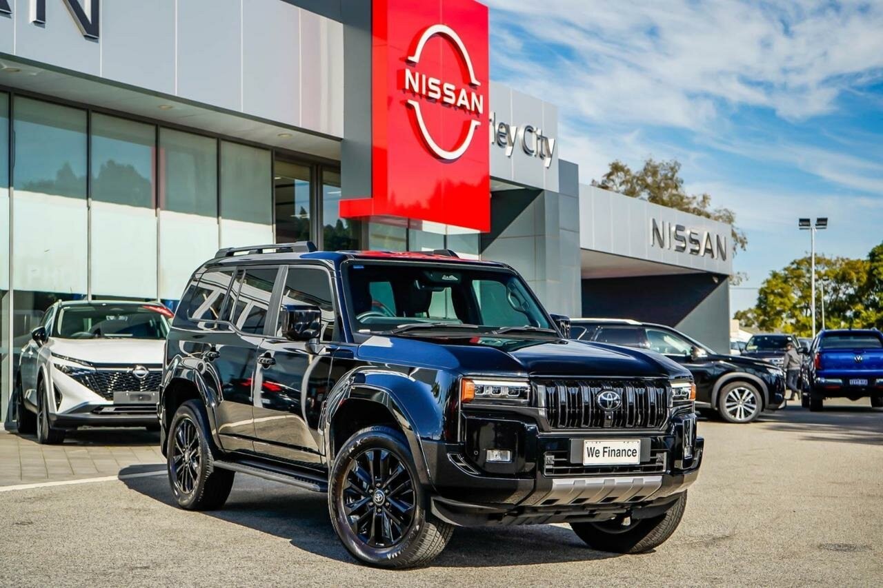 Toyota Landcruiser Prado image 2