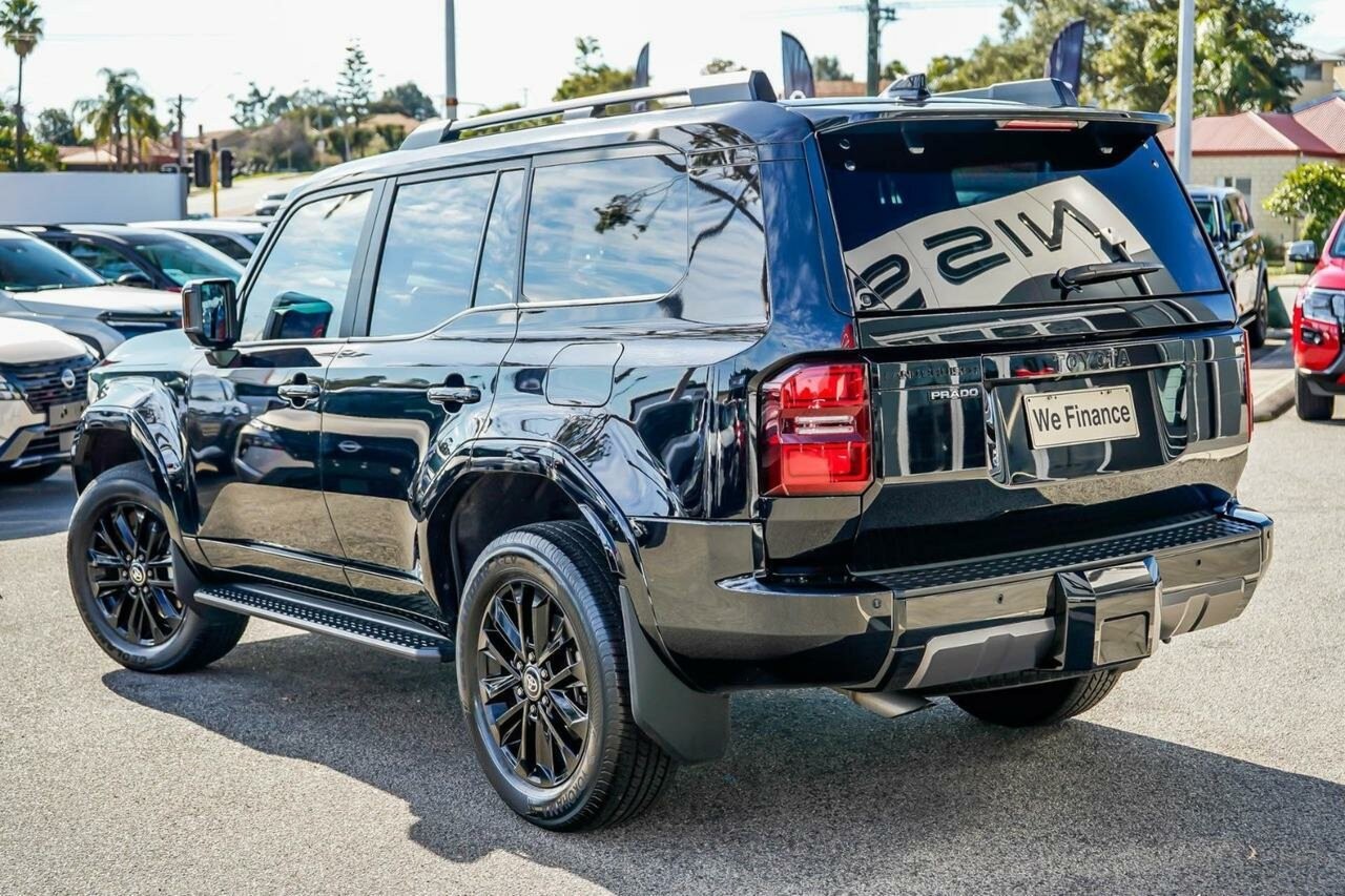 Toyota Landcruiser Prado image 3