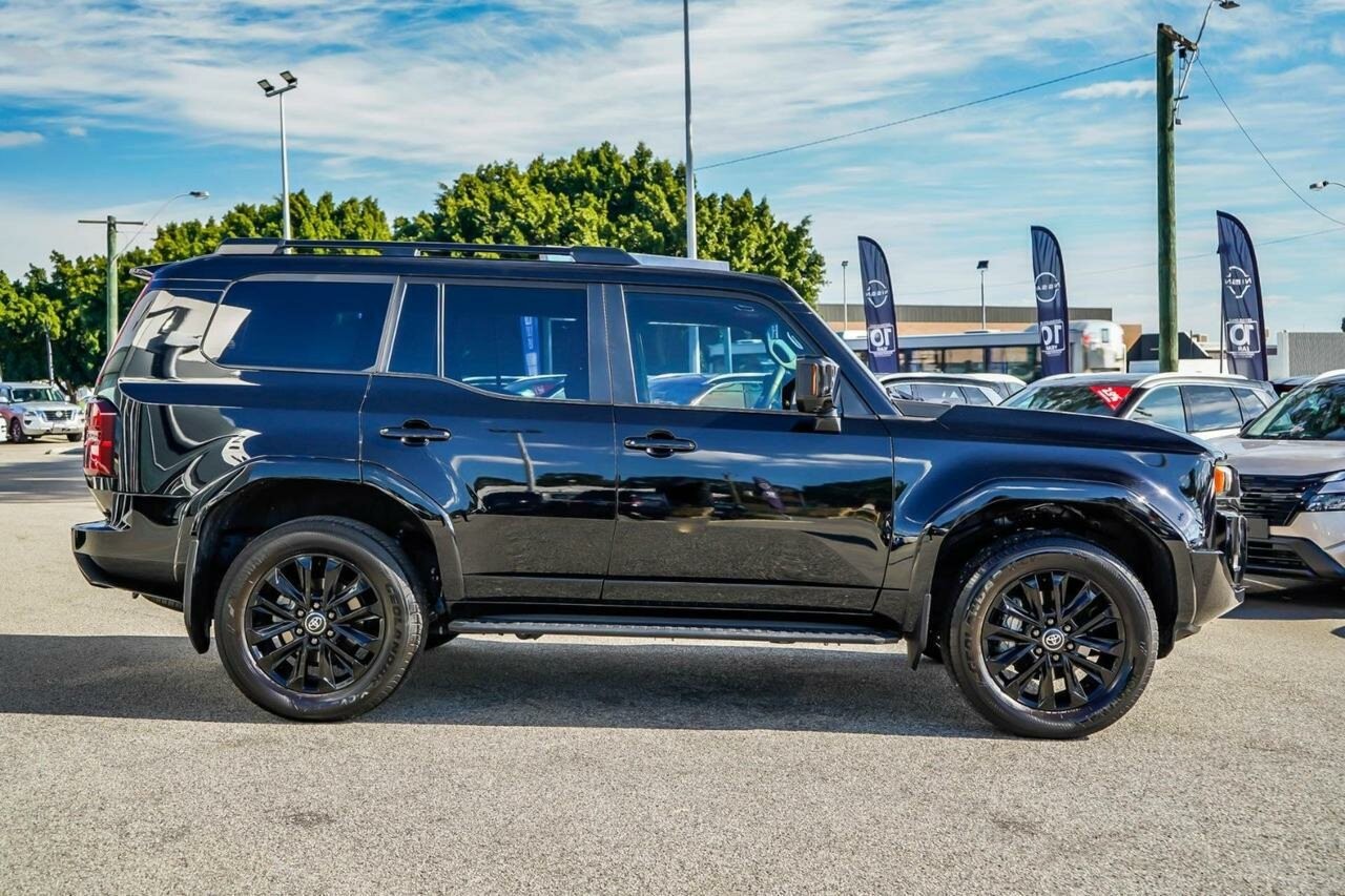 Toyota Landcruiser Prado image 4