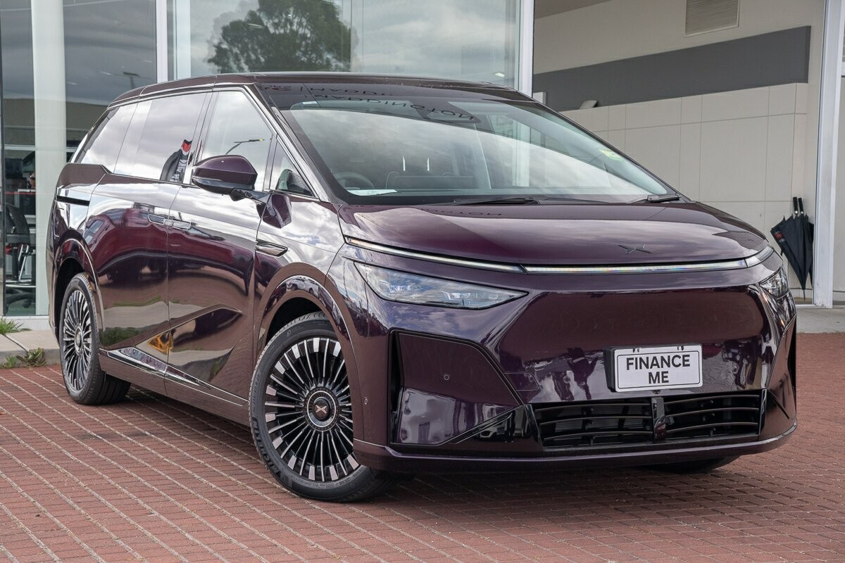 Xpeng X9 image 1