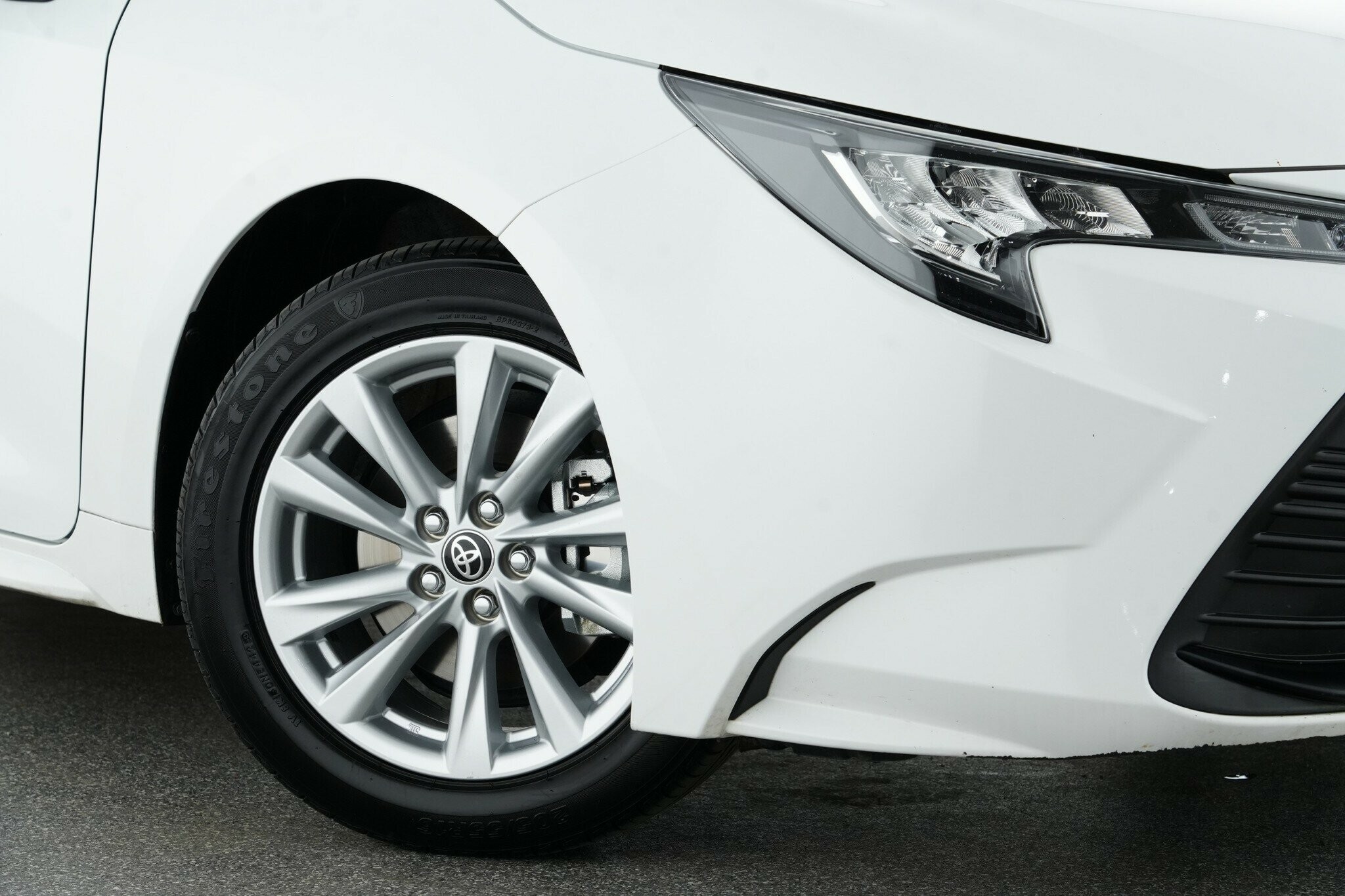 Toyota Corolla image 2