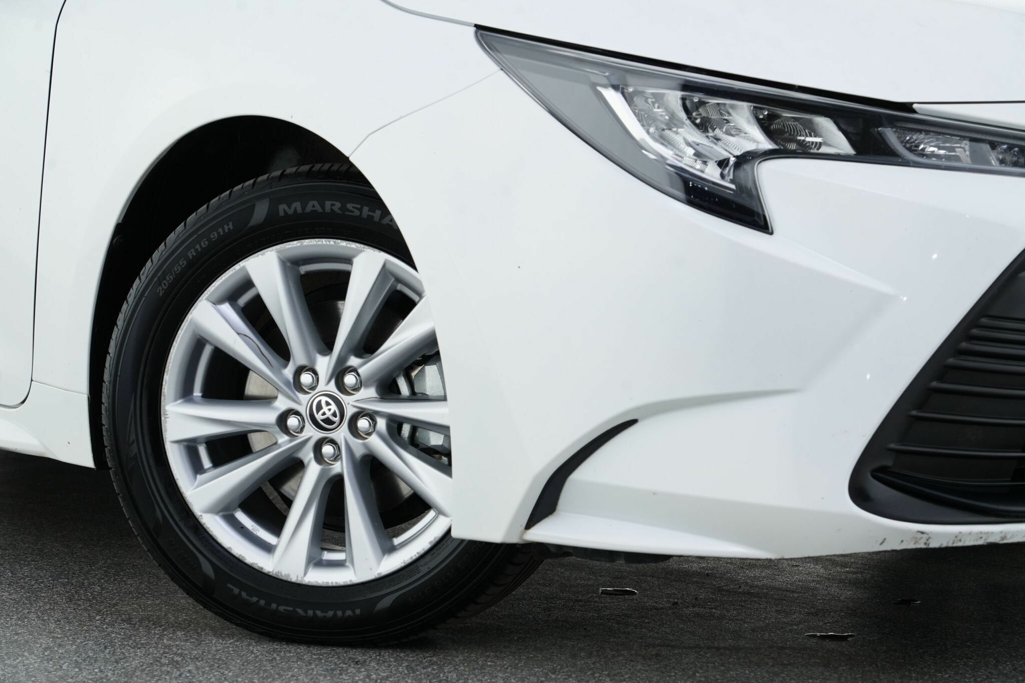 Toyota Corolla image 2