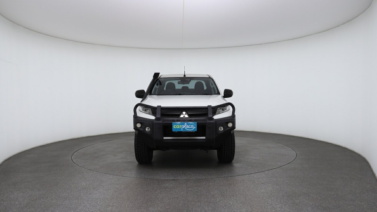 Mitsubishi Triton image 2