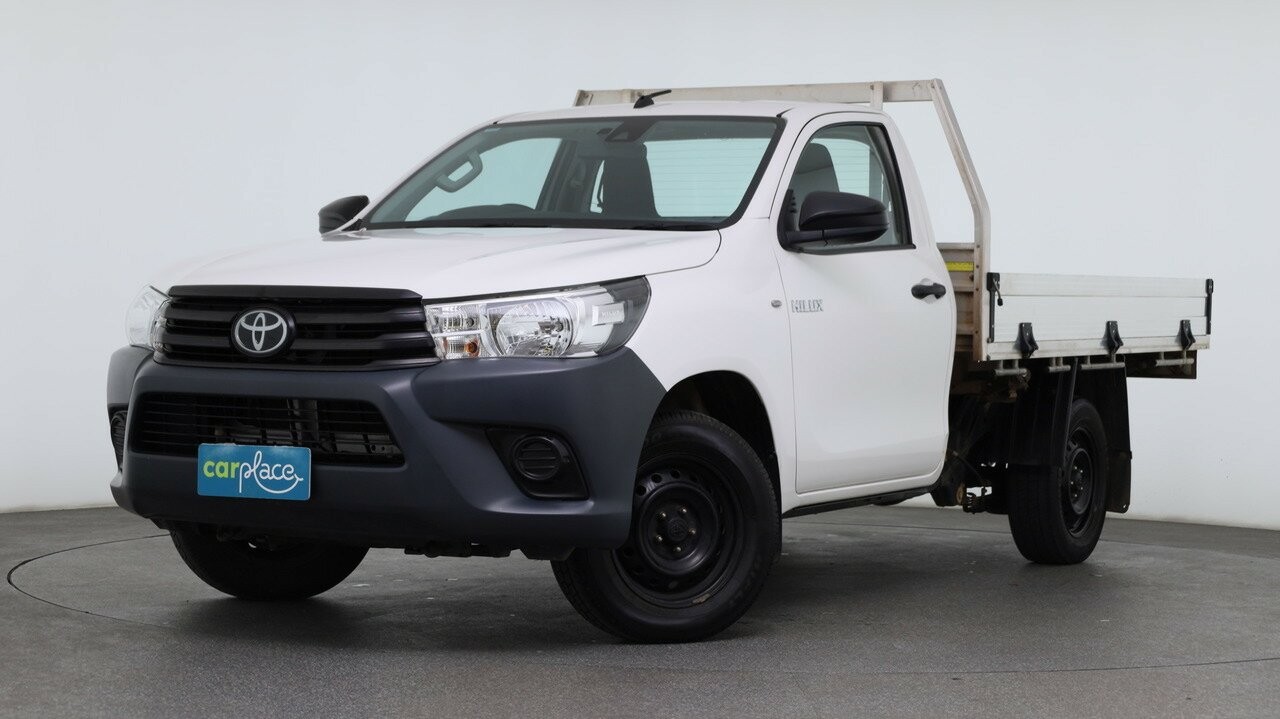 Toyota Hilux image 2