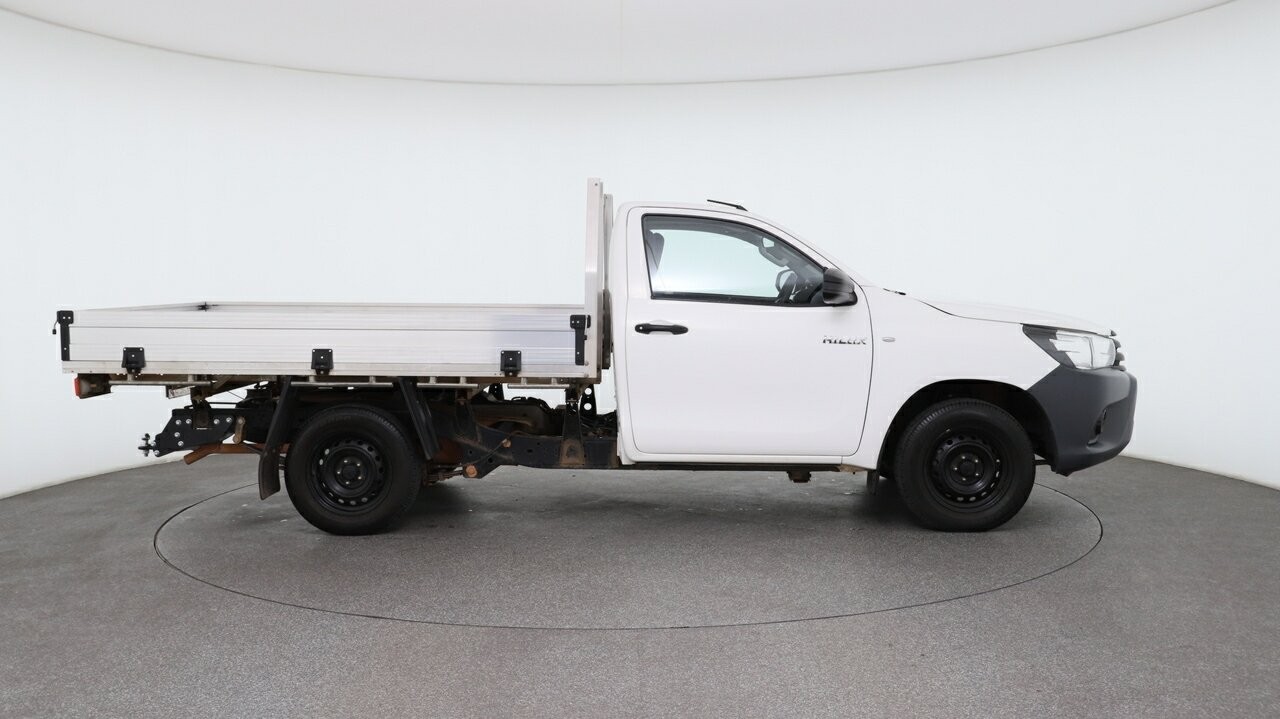 Toyota Hilux image 4