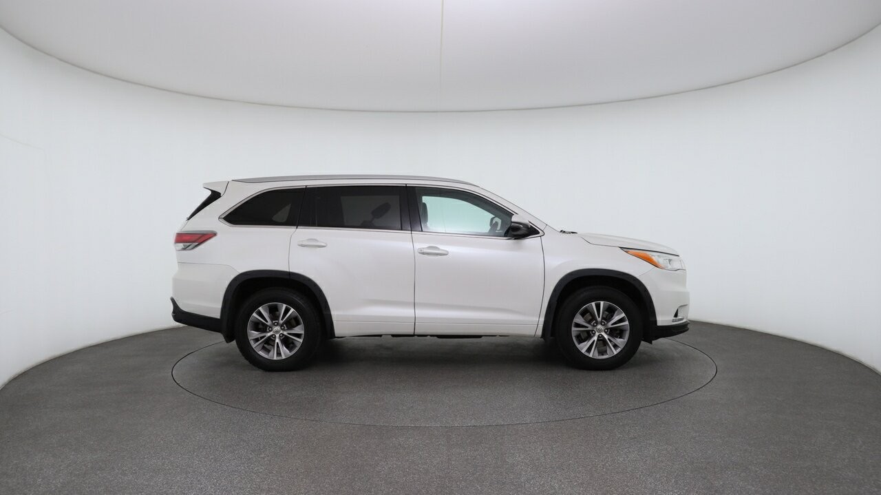 Toyota Kluger image 3