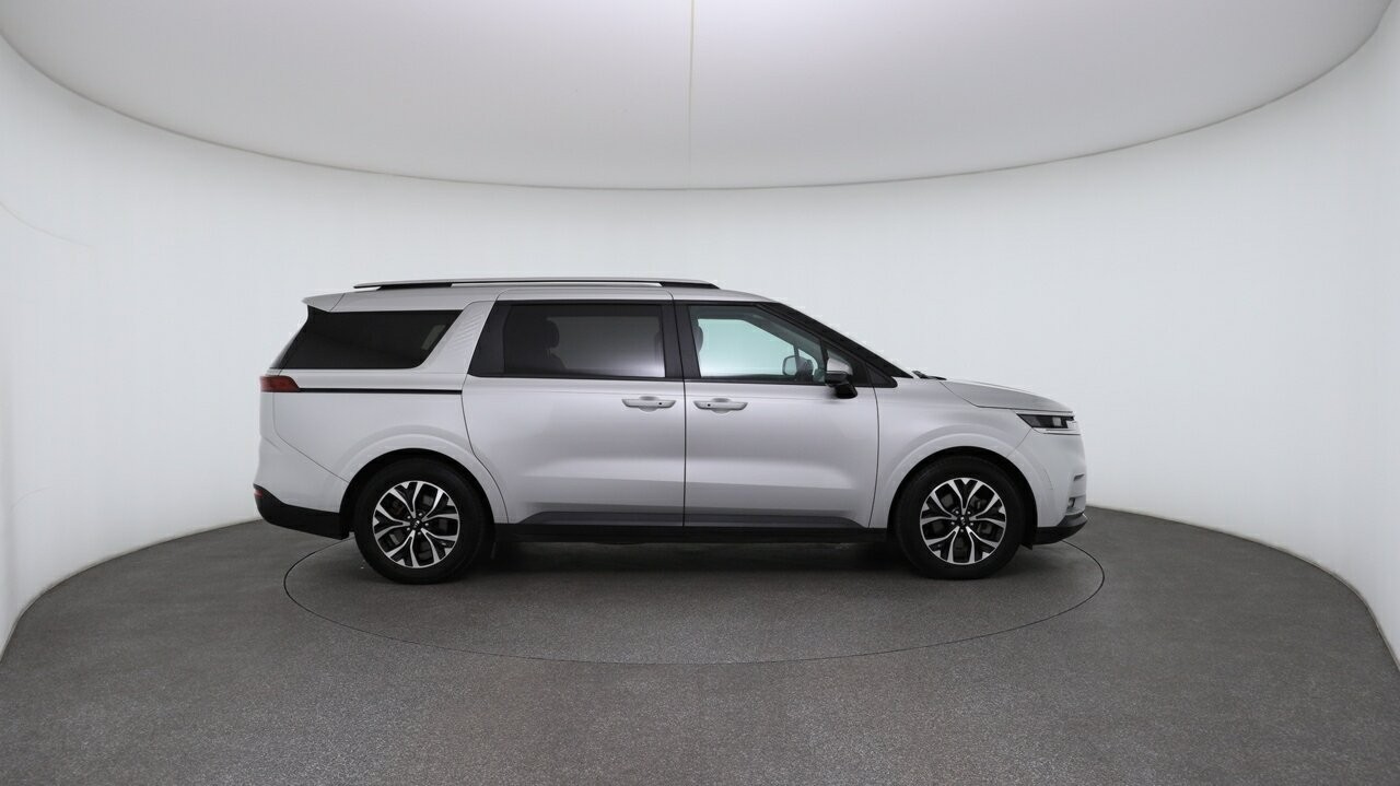 Kia Carnival image 3