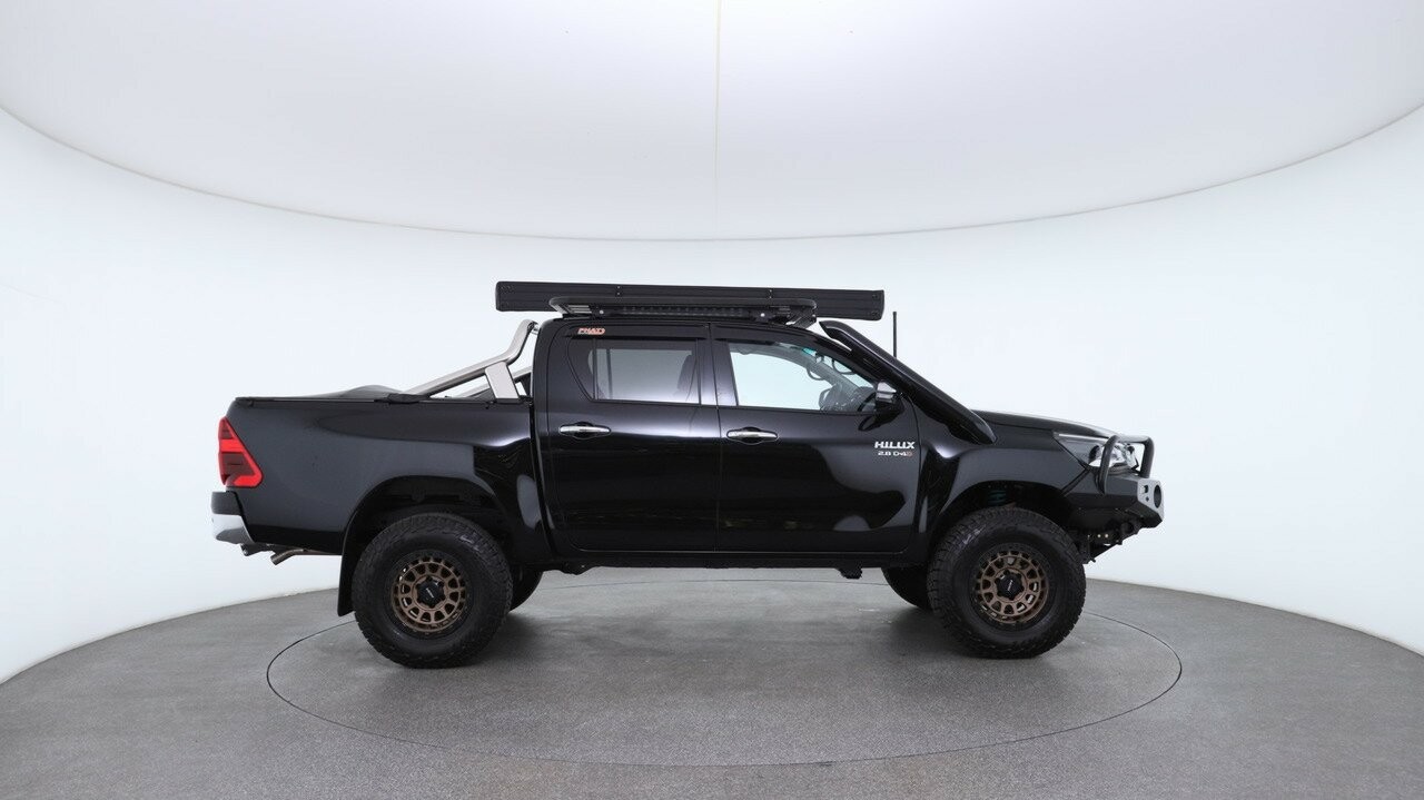 Toyota Hilux image 4