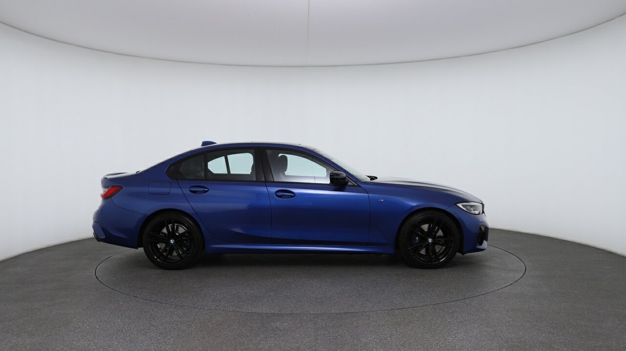 BMW 3 Series image 3