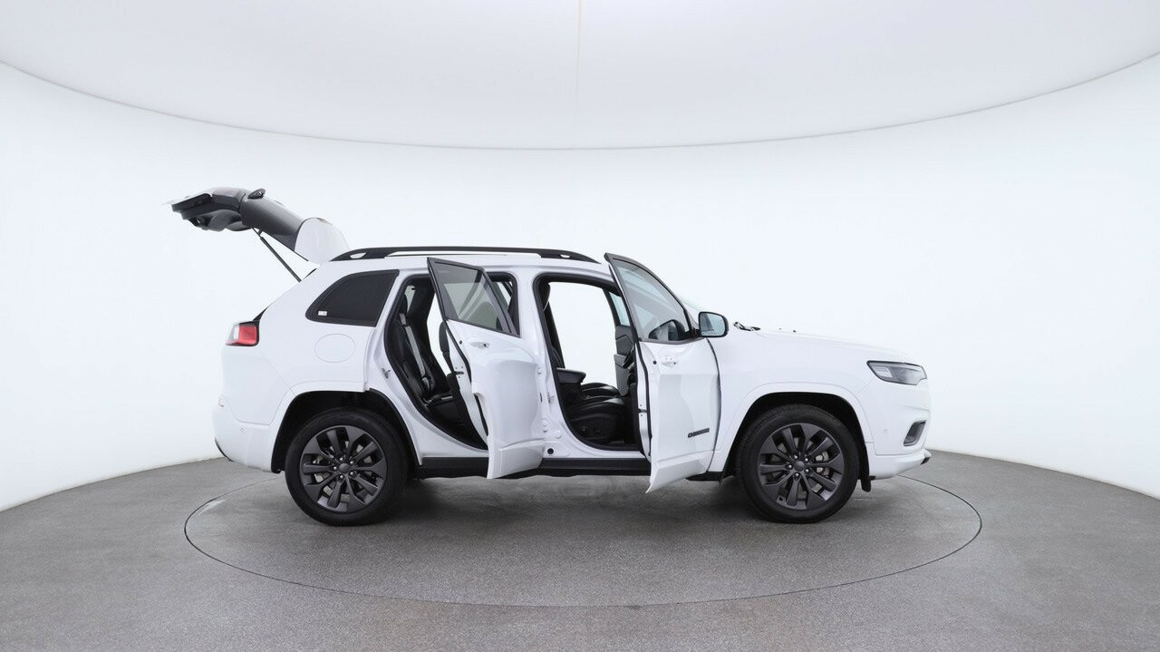 Jeep Cherokee image 4