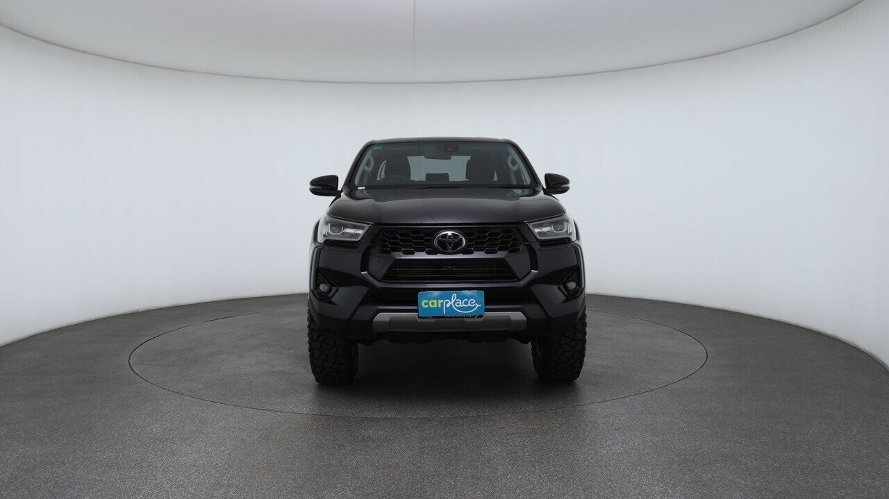 Toyota Hilux image 2
