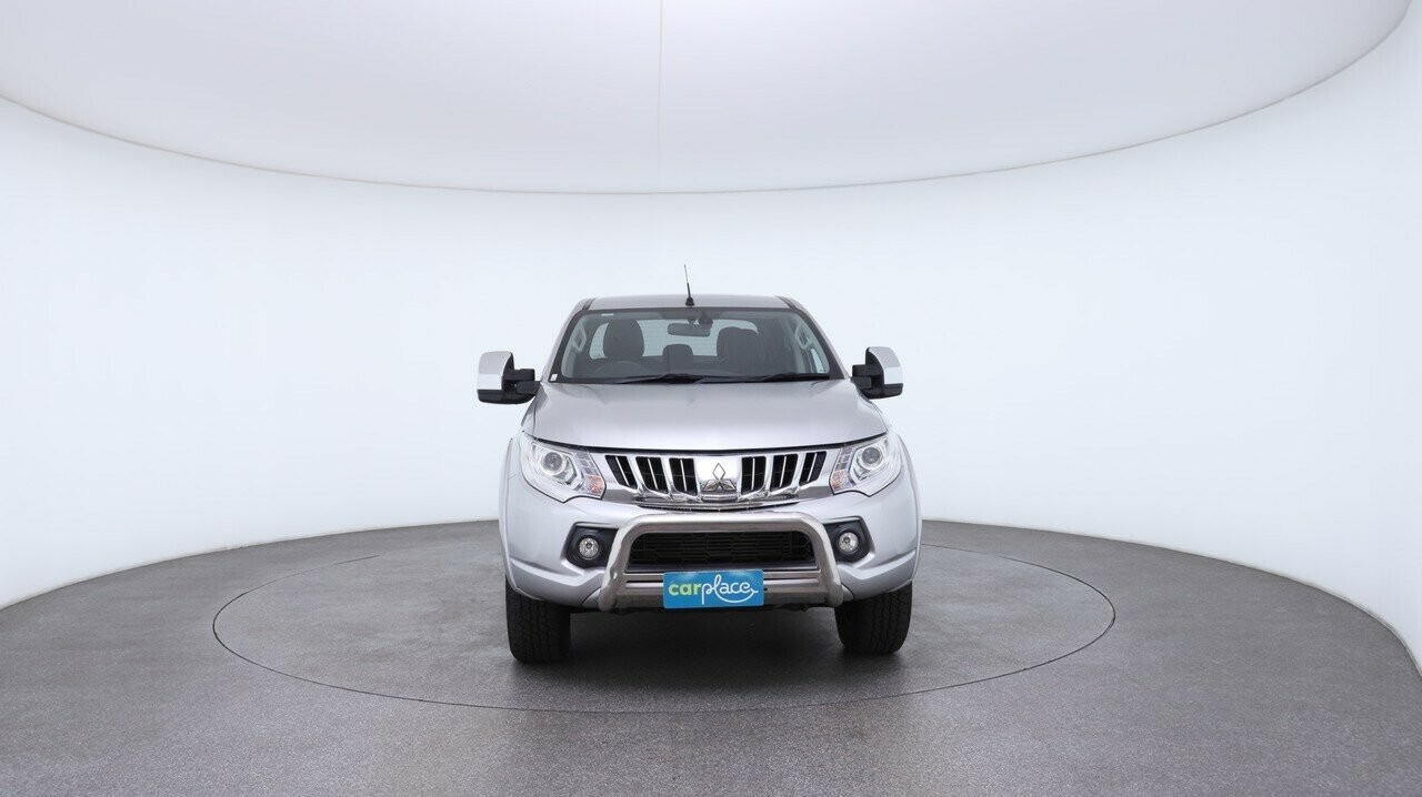 Mitsubishi Triton image 2