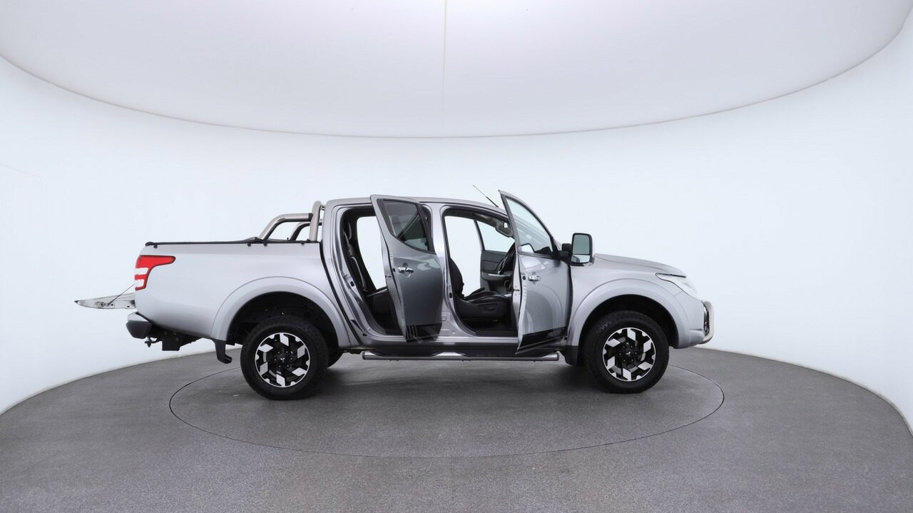 Mitsubishi Triton image 4