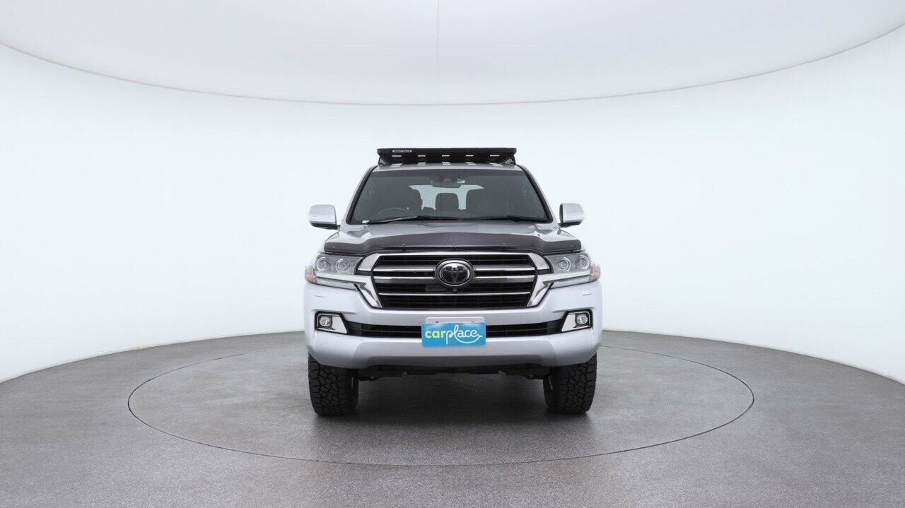 Toyota Landcruiser image 2