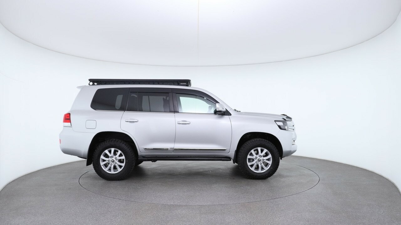 Toyota Landcruiser image 3