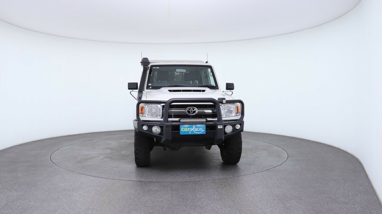 Toyota Landcruiser image 3