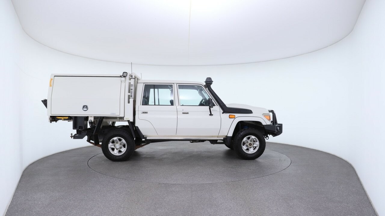 Toyota Landcruiser image 4
