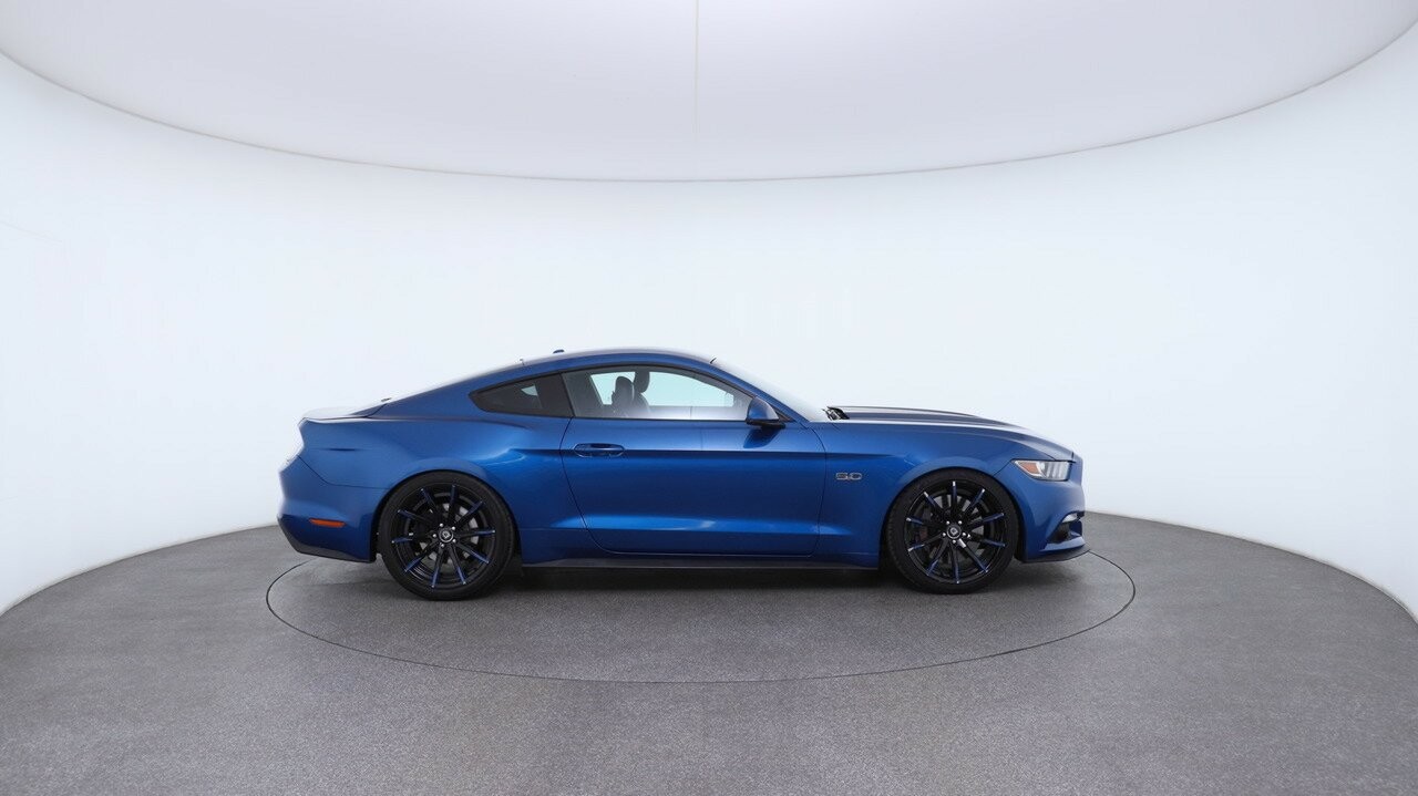 Ford Mustang image 4