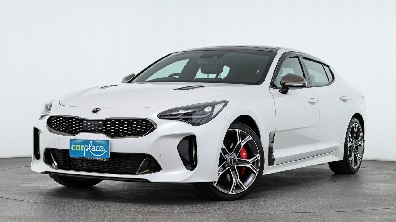 Kia Stinger image 1