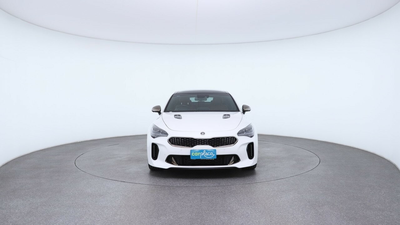 Kia Stinger image 2