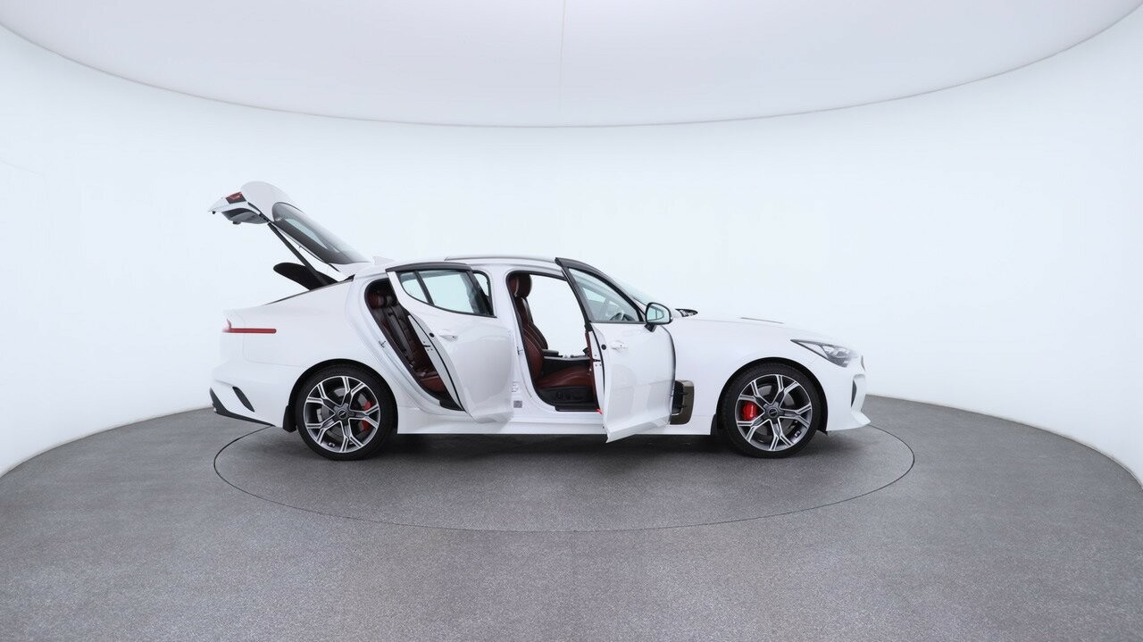 Kia Stinger image 4