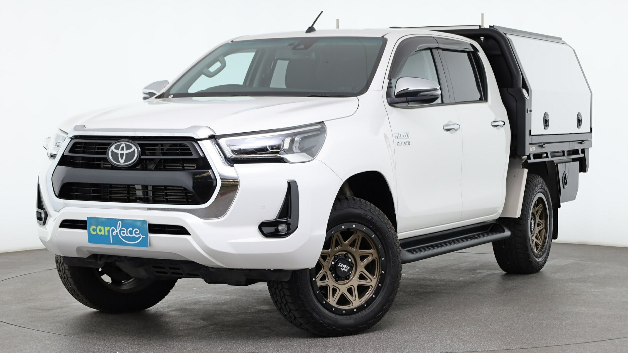 Toyota Hilux image 1