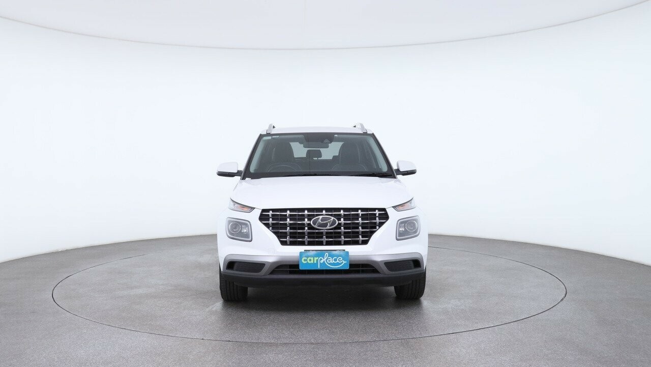 Hyundai Venue image 2