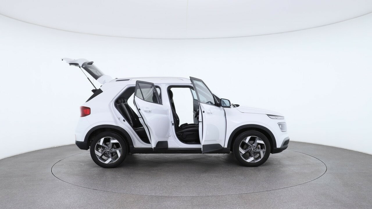 Hyundai Venue image 4