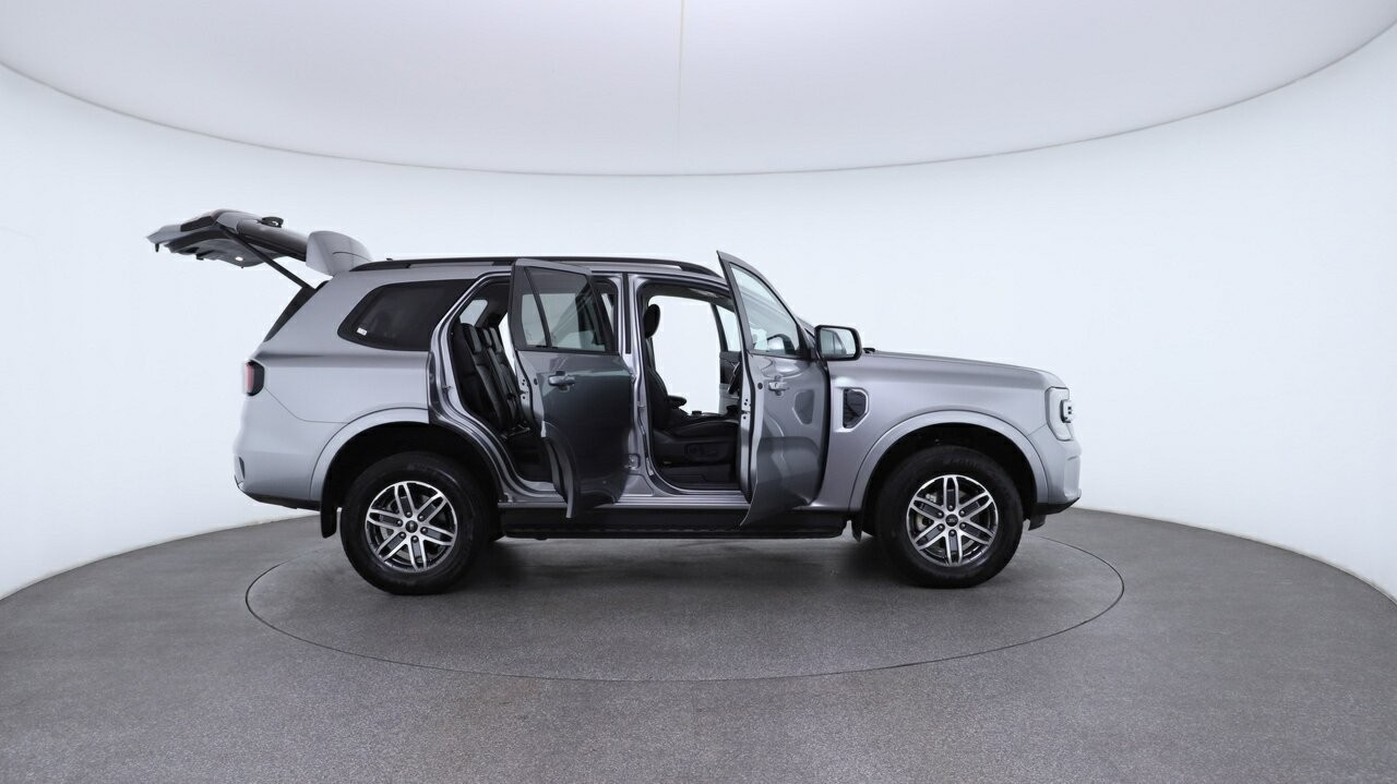 Ford Everest image 4