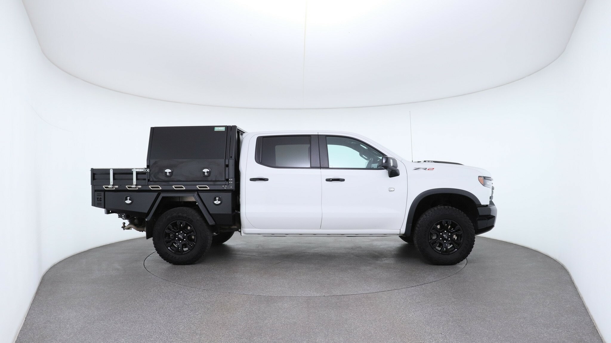 Chevrolet Silverado image 4