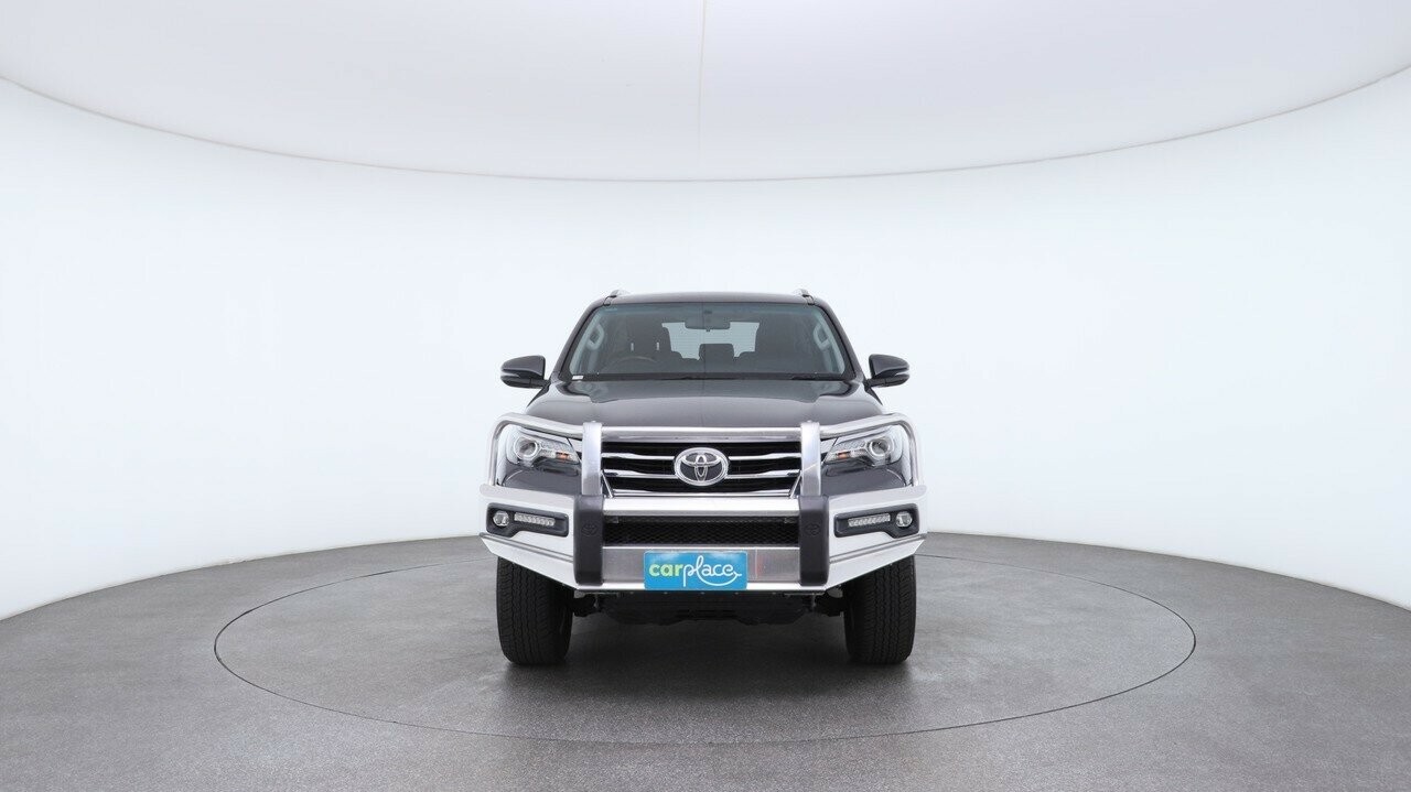 Toyota Fortuner image 2