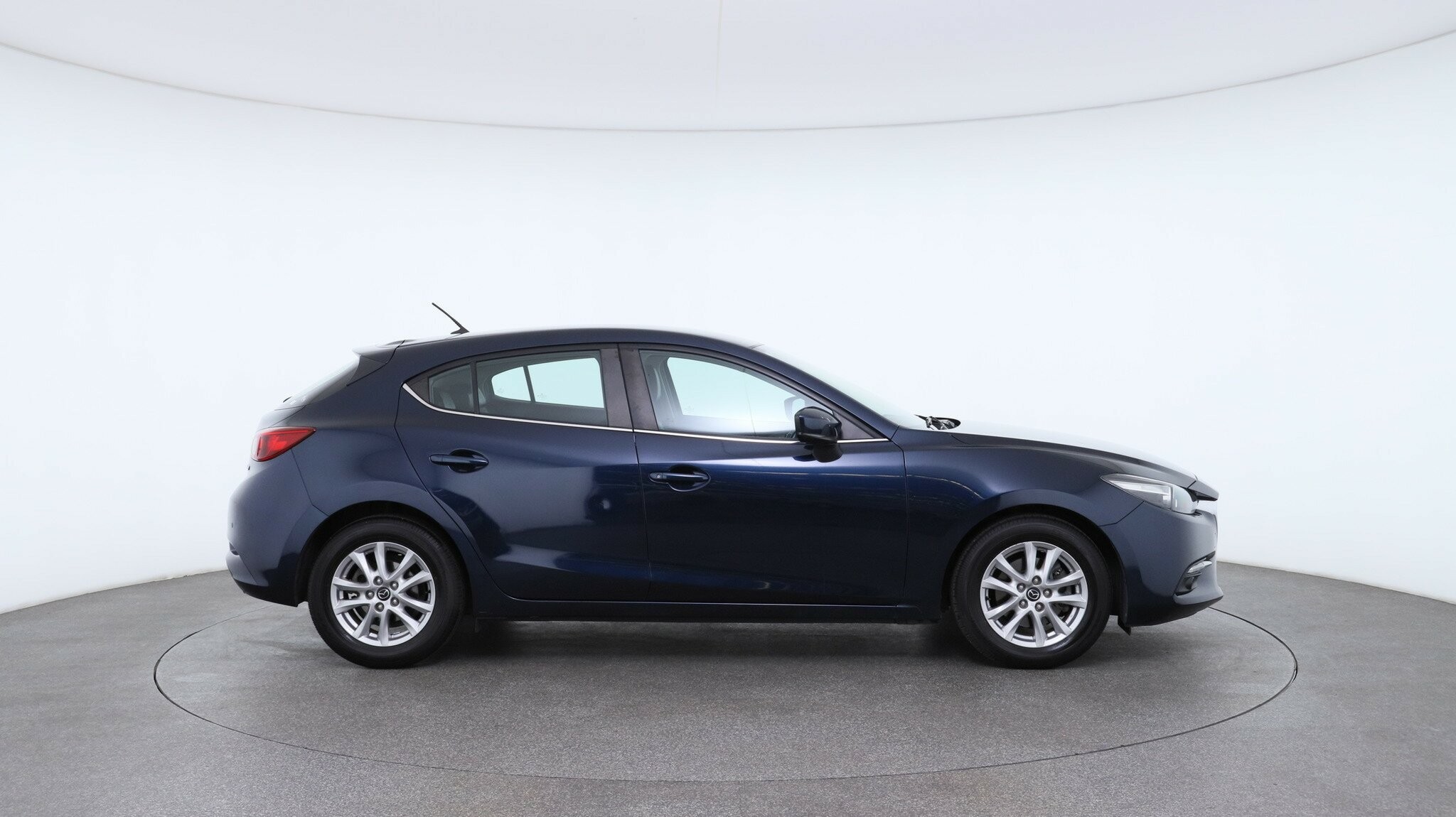 Mazda 3 image 3